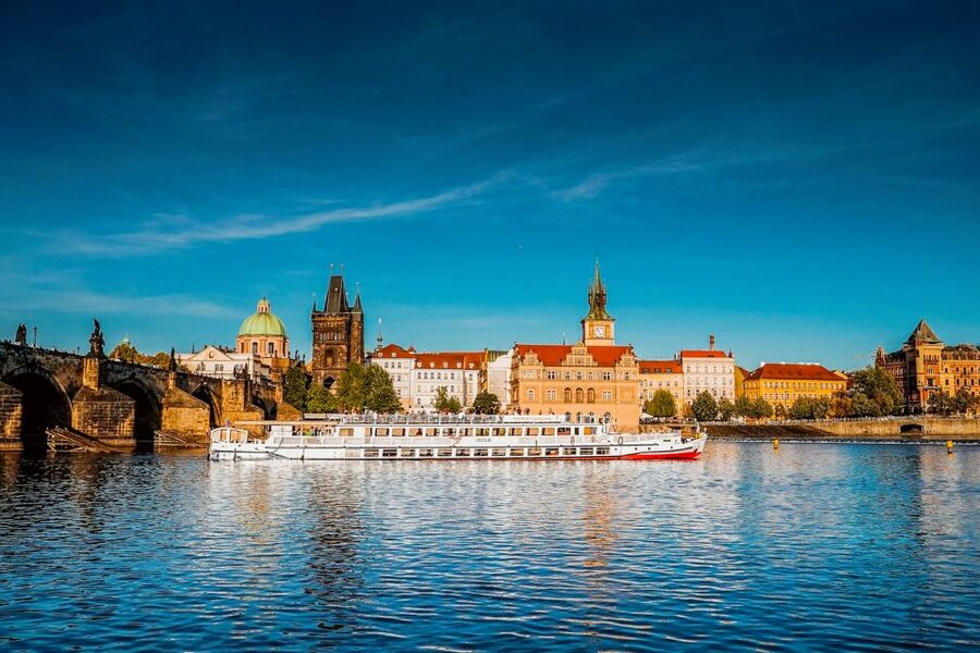 Prague: Vltava River Night Cruise with Buffet - FAQ