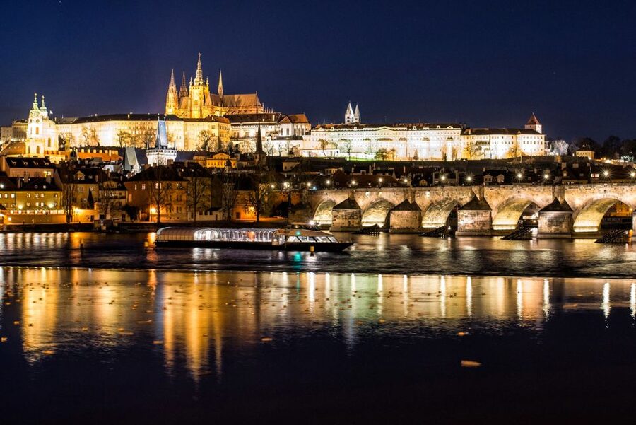 Prague: Vltava River Night Cruise with Buffet - Who will enjoy this Prague night cruise