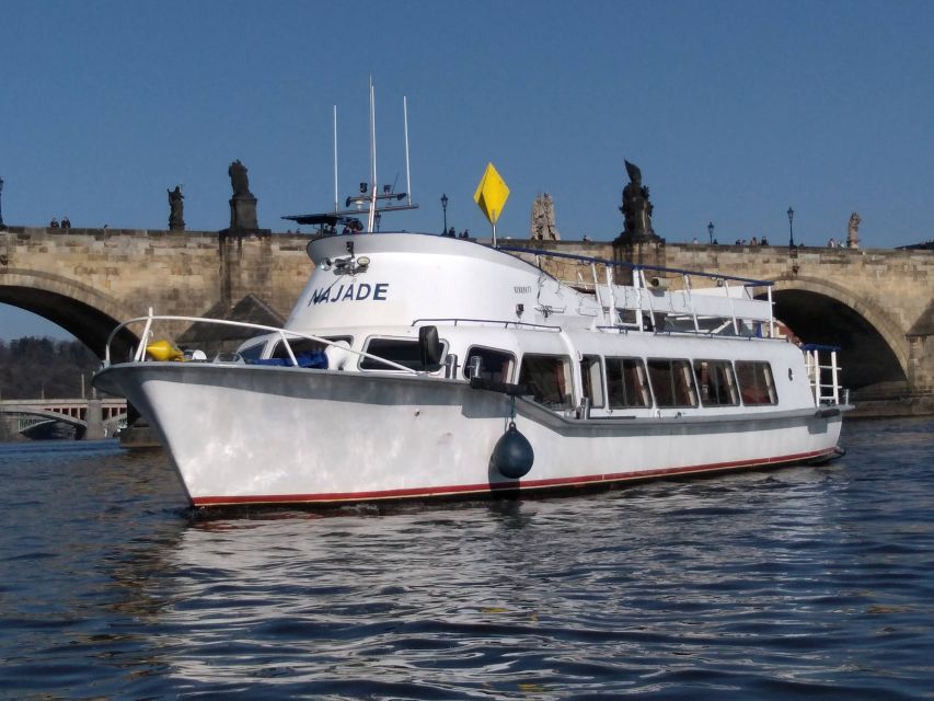 Prague: Vltava River Private Boat Party with Drinks - Prague Castle from the river
