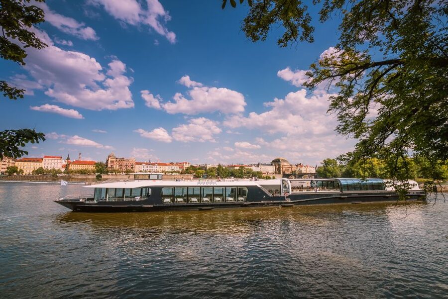 Prague: Vltava River Sightseeing Cruise - Who will enjoy this cruise most?