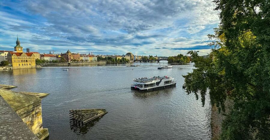 Prague: Vltava River Sightseeing Cruise - Why a Vltava cruise works well in Prague