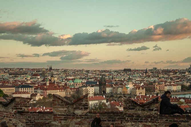 Prague Walking Tour in German: Old Town and Prague Castle - Moving toward Prague Castle