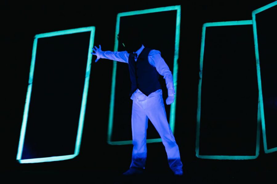Prague: WOW Show Black Light Theater - Is $31 a fair price?