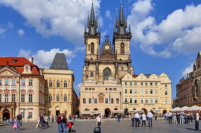 Private 4-hour City Tour of Prague with driver & official guide w/ Hotel pick up - The Dancing House: Prague’s change of mood