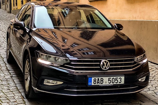 Private ARRIVAL Transfer by LIMOUSINE 3+1pax - Is $50.46 good value for three people?