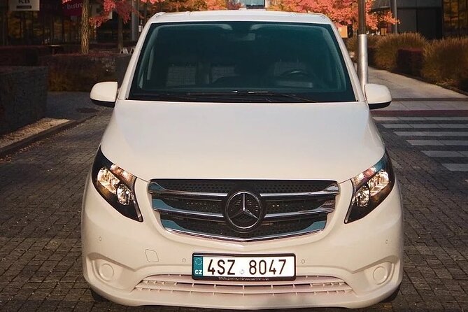 Private ARRIVAL Transfer by MINIVAN Mercedes Vito 8+1pax - The approximately 40-minute ride into Prague