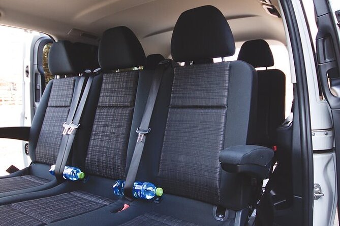 Private ARRIVAL Transfer by MINIVAN Mercedes Vito 8+1pax - Finding your driver at Prague Airport