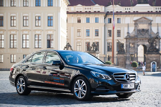 Private Arrival Transfer: Prague Airport - Vehicle choice for solo arrivals and groups
