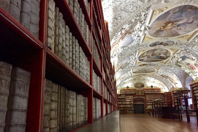 Private Custom Tour of Strahov Library and Prague - St. Vitus Cathedral in 15 minutes
