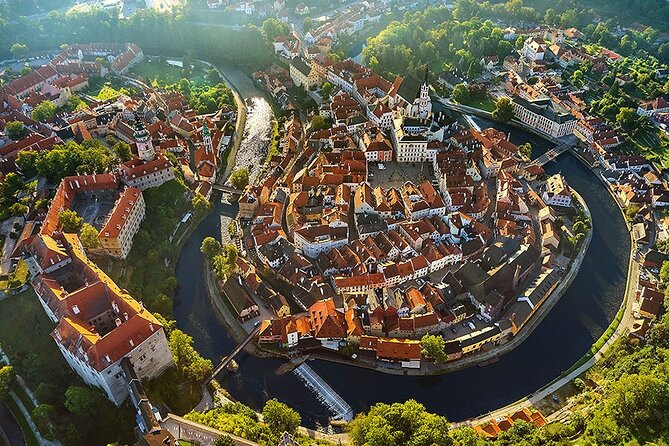 Private Day Trip from Prague to Cesky Krumlov - A private Mercedes van changes the day
