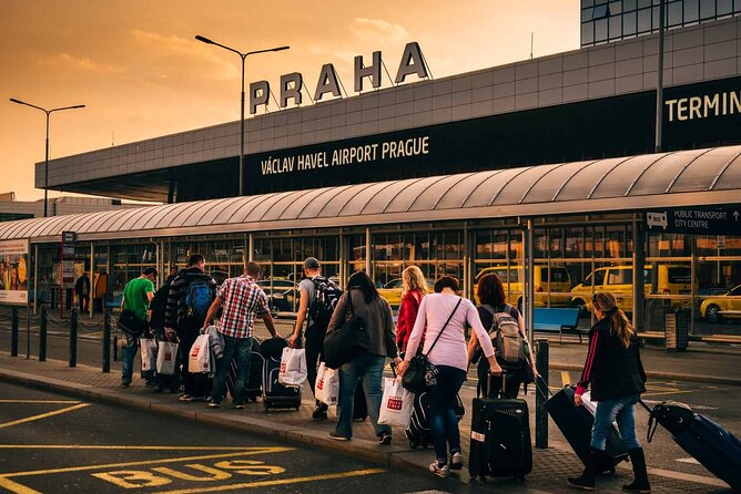 Private Departure Transfer: Prague Airport - Why the private format helps