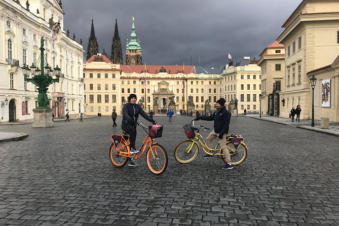 PRIVATE eBIKE TOUR - Castle history without a full castle visit