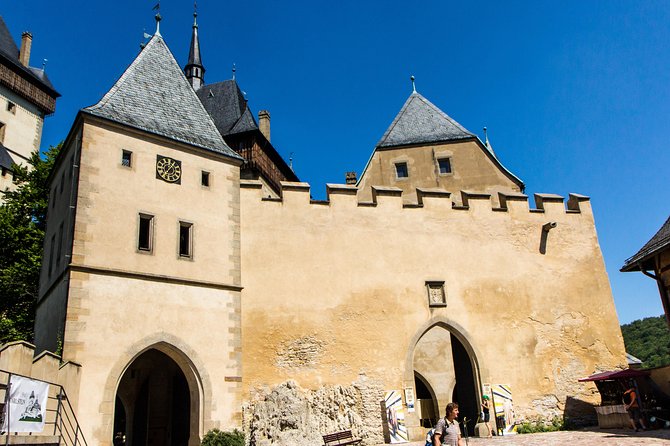 Private Karlstejn castle trip from Prague with Lunch & Admission - Who should book this Karlstejn experience?