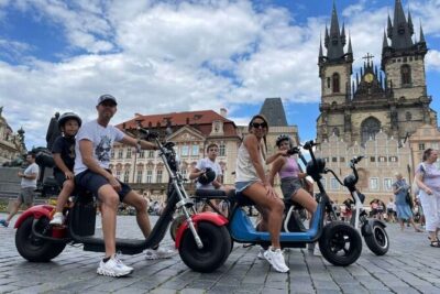 Private live-guided E-Scooter TOURS around Prague
