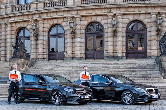 Private Luxury Transfer to Cesky Krumlov from Prague - Leaving Prague in a sedan or Mercedes minivan
