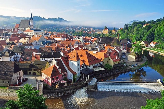 Private Luxury Transfer to Cesky Krumlov from Prague - Arriving in UNESCO-protected Cesky Krumlov