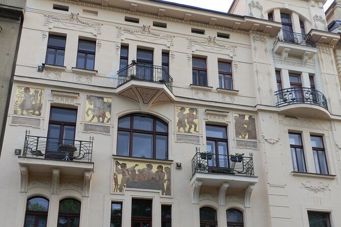 Private Prague Art Nouveau and Cubism Walking Tour - Vodičkova and the Three Cubist Houses
