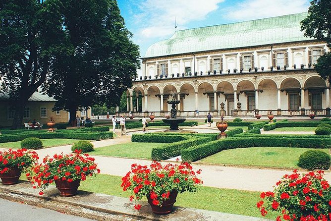 Private Prague Renaissance & Baroque Gardens Walking Tour - What the private guide adds