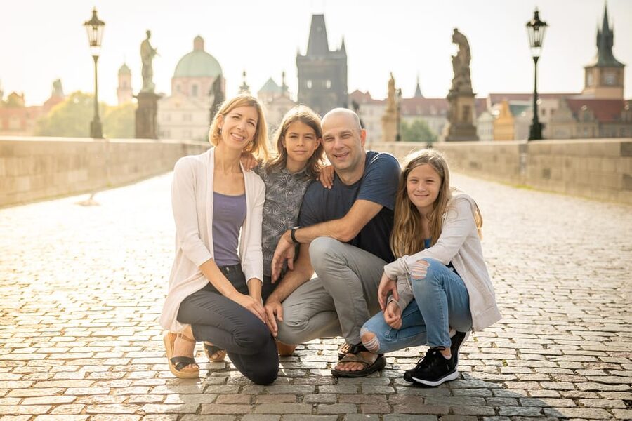 Private Prague Sunrise Photoshoot + Walking Tour - Leah’s two roles make the experience practical
