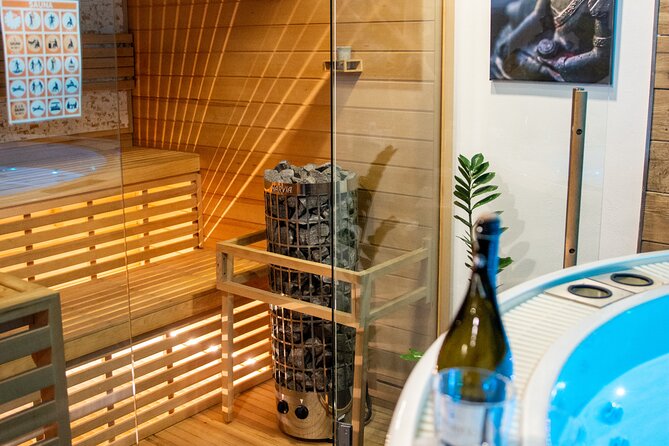 Private Spa with Jacuzzi and Sauna - BLACK ZONE - What two hours at BLACK ZONE feels like