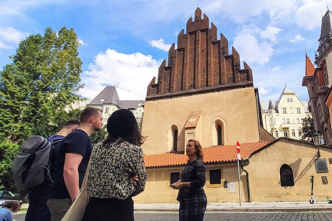 Private Stories of Jewish Prague Walking Tour - Reading the crowded stones of the Old Jewish Cemetery