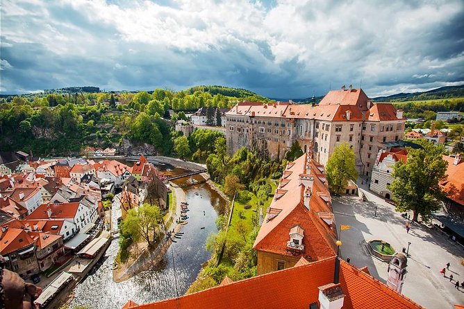 Private Tour to Cesky Krumlov from Prague - Why the private ride changes the day