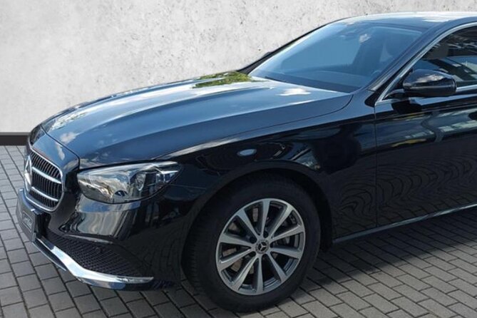 Private Transfer from Prague Airport to Prague City Hotels 1 - 3 pax - Meet and greet details worth knowing