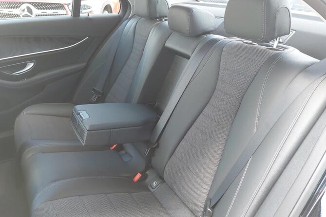 Private Transfer from Prague Airport to Prague City Hotels 1 - 3 pax - Who should book this Prague airport ride?