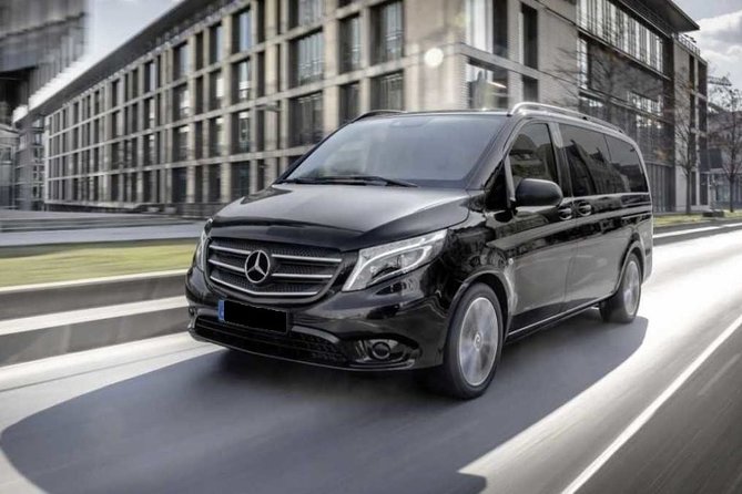 Private Transfer from Prague Airport to Prague City Hotels 1 - 3 pax - The ride into central Prague