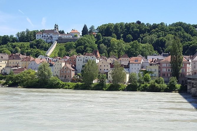 Private Transfer Prague to Passau or Passau to Prague with stop in Cesky Krumlov - Key Points to Know Before You Book