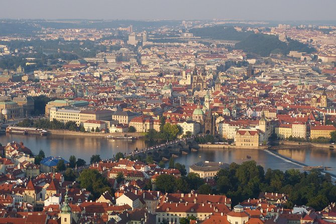 Private walking tour and Boat cruise Best of Prague - From city streets to the Vltava River