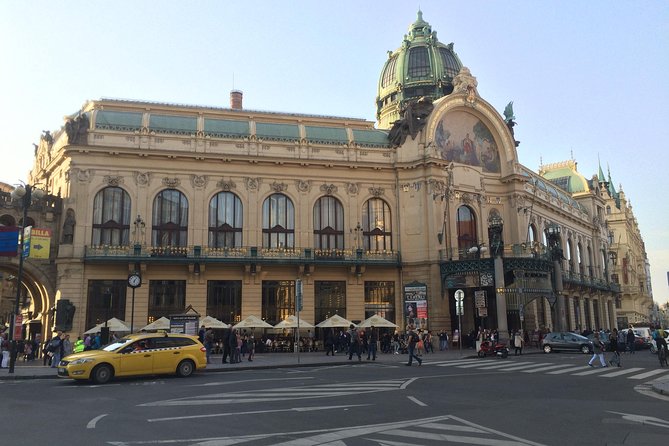 Private Walking Tour in Prague: Old Town with Jewish Quarter and Lower New Town - Starting in Wenceslas Square