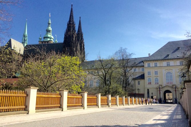Private Walking Tour in Prague: Prague Castle Exterior with Little Quarter and Old Town with Jewish Quarter - Prague Castle gives the walk a strong opening