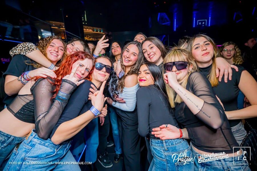 Pub Crawl with Shots and Night Club I Prague - Shots, games, and drink discounts