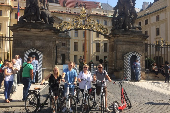 Radtour durch Prag auf Deutsch - Prague Castle and Strahov Monastery
