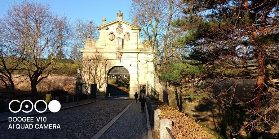Real life in Prague - Easy Walk from Vysehrad to Vyton - Walking with Bison, not just meeting a guide
