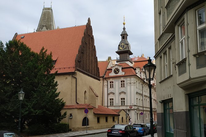 Religious Prague Walking Tour - Our Lady of the Snows and the value of contrast