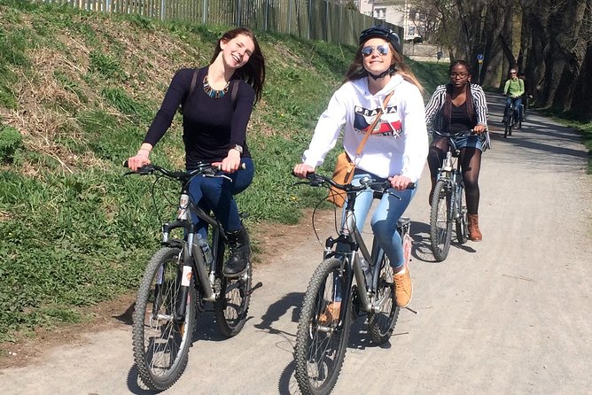 River & Park Bike Tour to Troja Chateau (Private small groups) - Stromovka, Prague’s spacious green escape