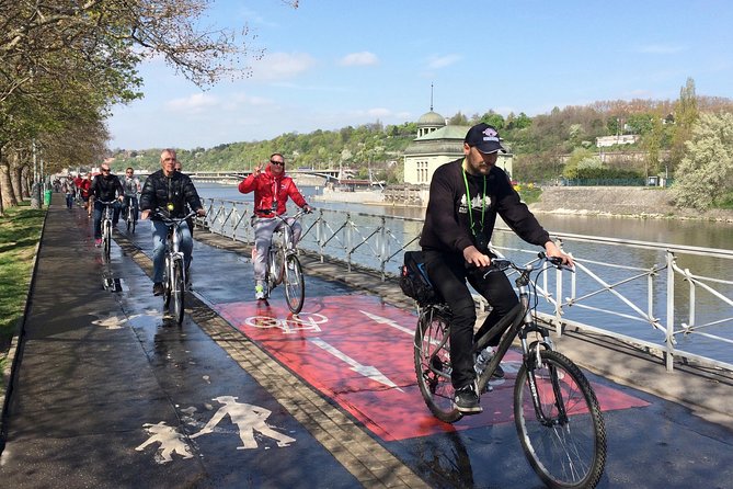 River & Park Bike Tour to Troja Chateau (Private small groups) - Troja Chateau and its palace gardens