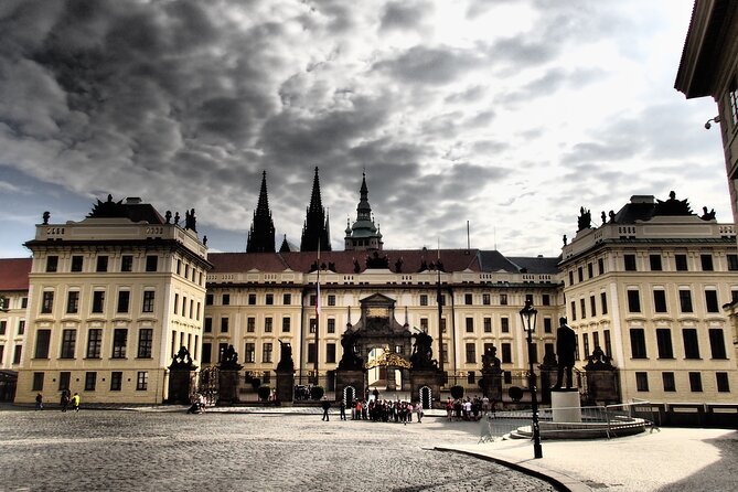 Saint Vitus Cathedral and Hidden Gems of Prague Castle - Valdštejn Garden and the Lesser Town finish