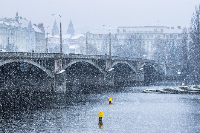 Shared Departure Transfer: Prague Hotel to Prague Airport - The route can be quick, but traffic changes everything
