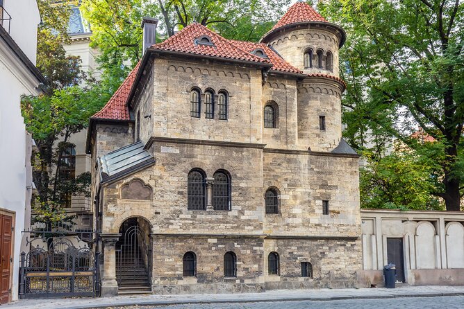 Small-Group Tour through the History of Jewish Prague - What the guide adds to the experience