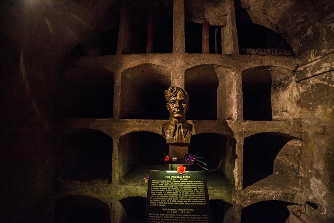 Small-Group World War 2 & Operation Anthropoid Tour in Prague - The assassination near the Baťa store