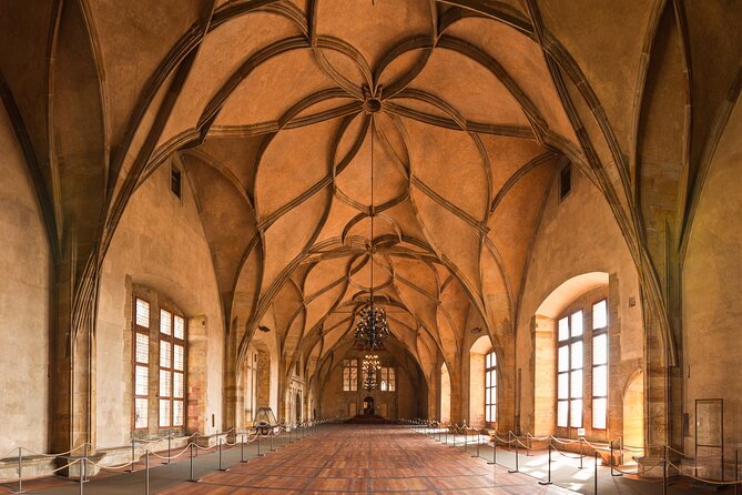St Vitus Cathedral and Prague Castle Private Walking Tour - Practical details that affect your day