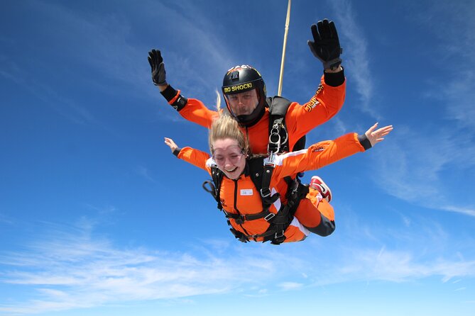 Tandem Skydiving in Prague - Tandem Jump with transfers! - The scenic climb above 4,000 meters