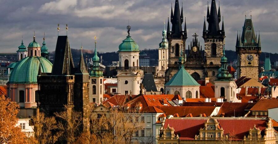 The essentials of Prague - From communism to the Velvet Revolution