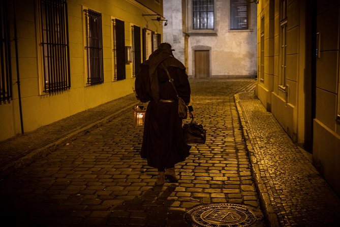 The Plague Doctor of Prague - Starting at the House of the Golden Well