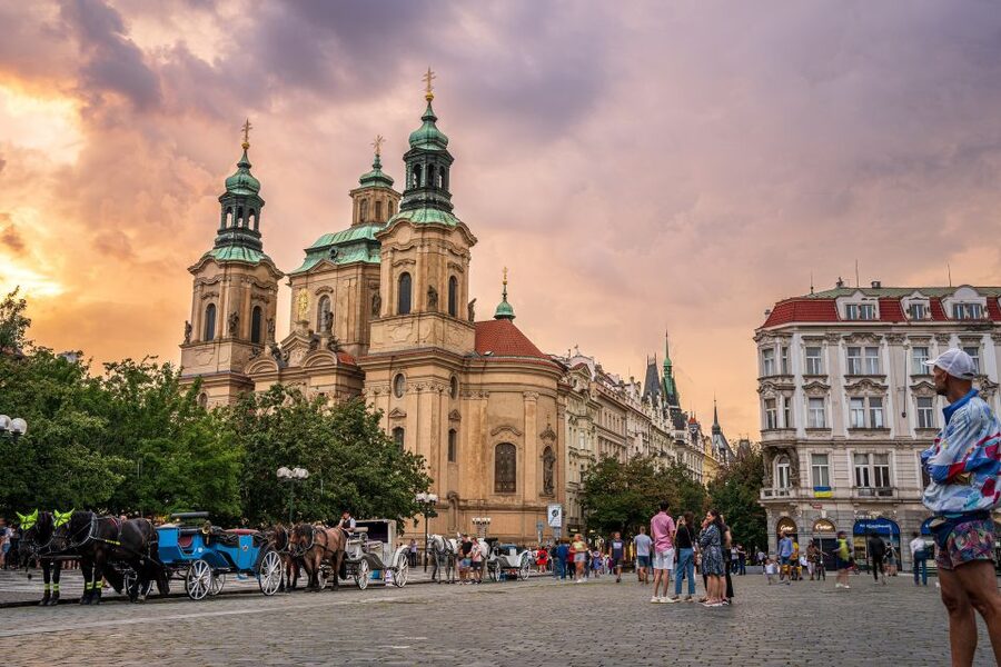 The Royal road, walking tour in french - Old Town Square and the Astronomical Clock