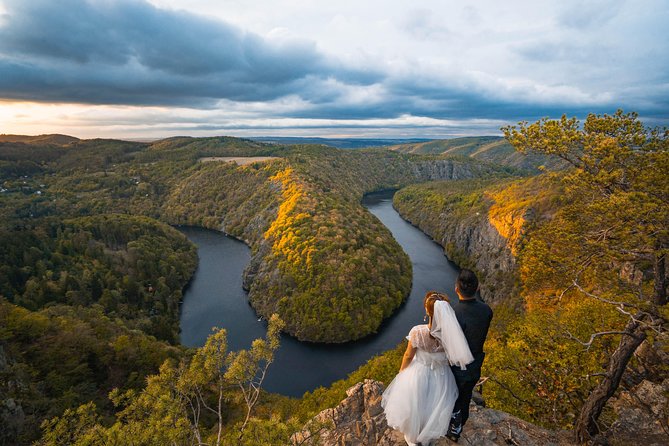 Trip to Viewpoint Maj Czech Horseshoe Bend - What makes Vyhlidka Maj special