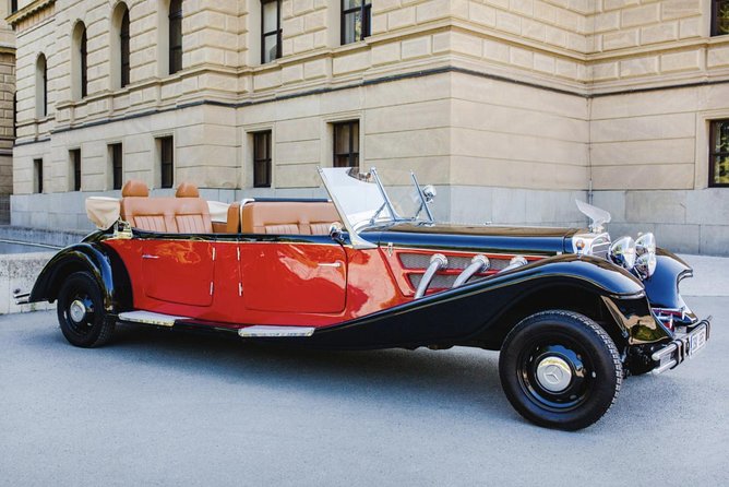 Vintage Cars Prague - Sightseeing Tour 90min / 1-6 pers. - Lennon Wall and the Lesser Town